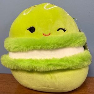 NWT 🩶🩶RARE🩶🩶 NEW RELEASE Donnelly the Macaron